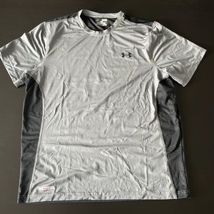 Men’s Under Armour, short sleeve, t-shirt fitted, Heat gear, black/gray, XL.